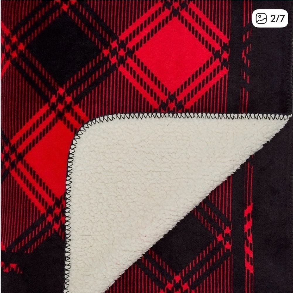 Victoria’s Secret Pink  Red & Black Buffalo Plaid Sherpa Fleece Blanket 2025 New - Picture 2 of 6